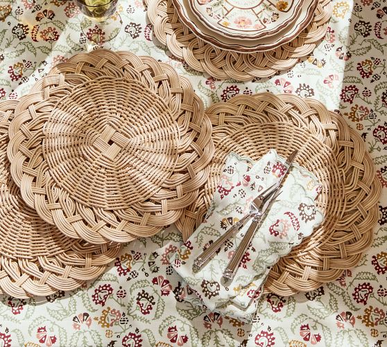 Julia Berolzheimer Daisy Woven Charger Pottery Barn