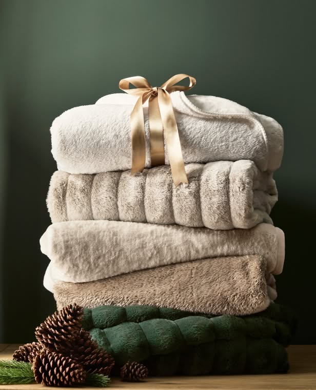 Pillows & Decor up to 50% off