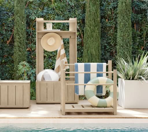 Pool Towels & Storage