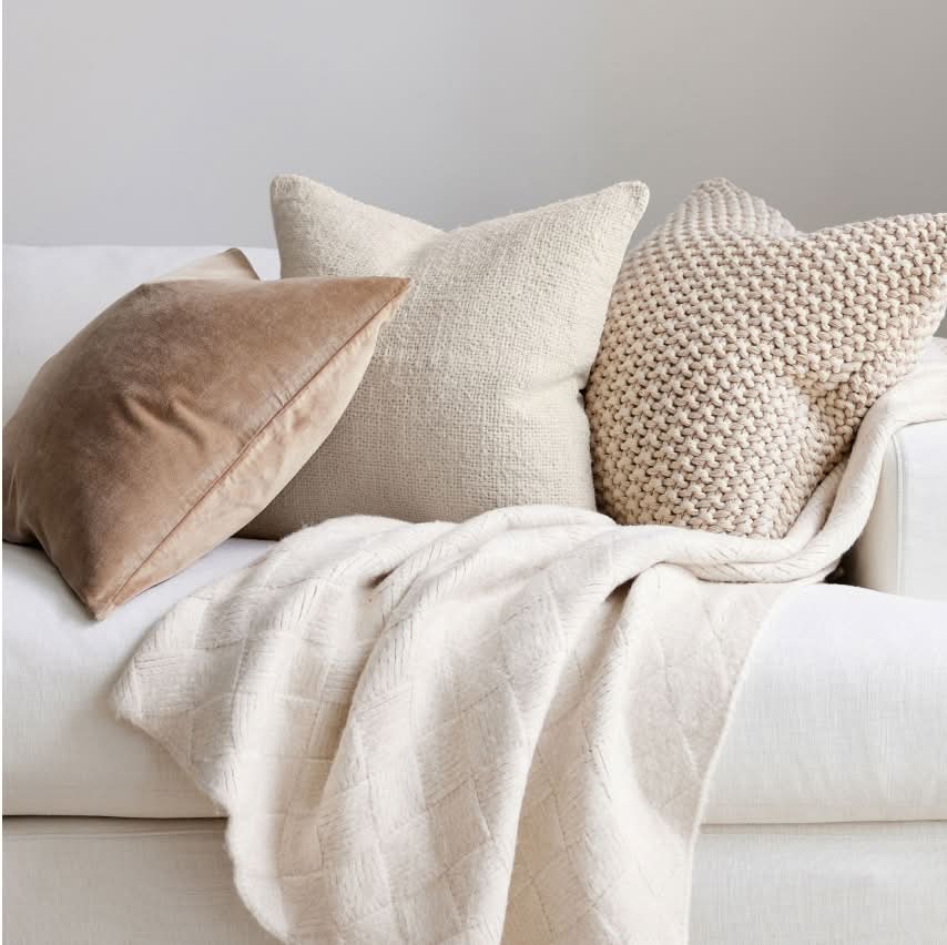 Pillows & Throws