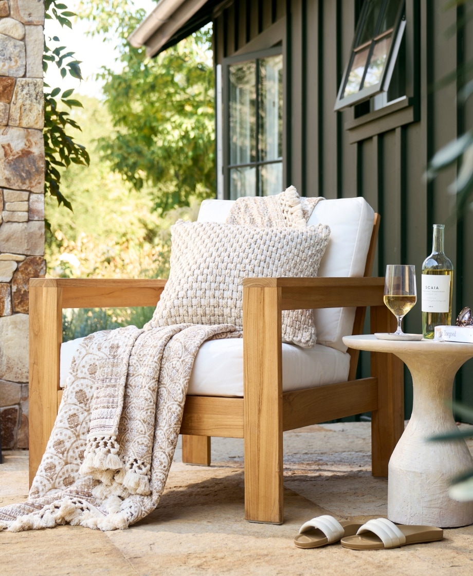 ALL OUTDOOR FURNITURE