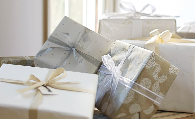 6 Gift Wrapping Tips