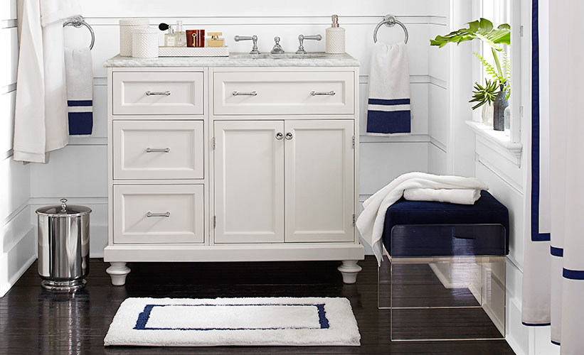 Small Bathroom Rug Placement: 10 Points to Consider