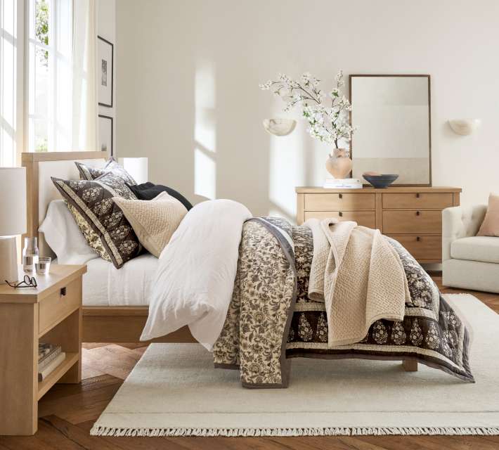 Quilts & Coverlets Farmhouse Bette Bedroom | Pottery Barn