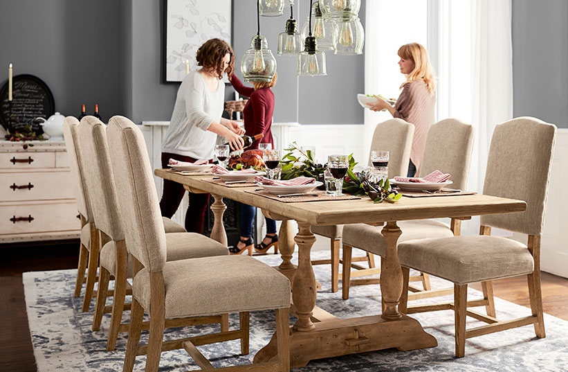 How to Host Friendsgiving