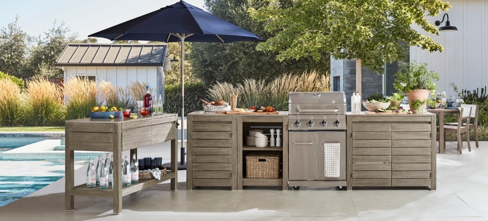 Outdoor Kitchen