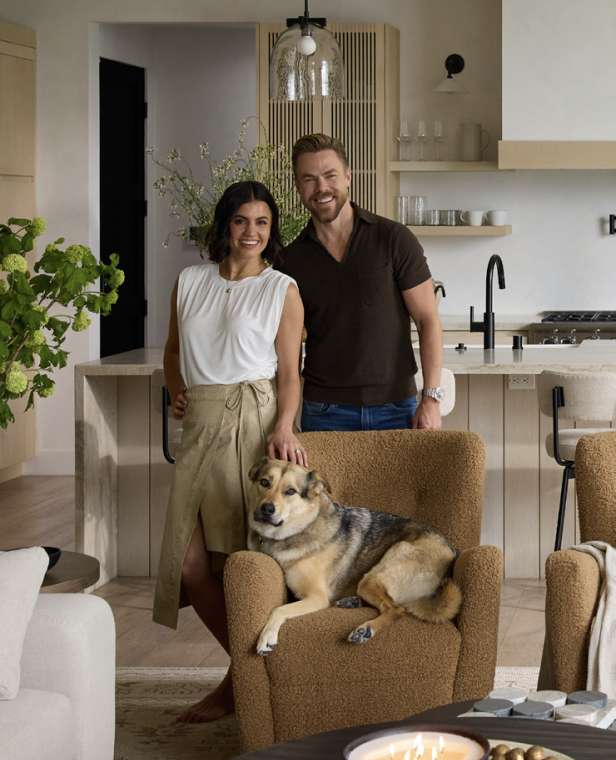 Design Crew: Derek Hough