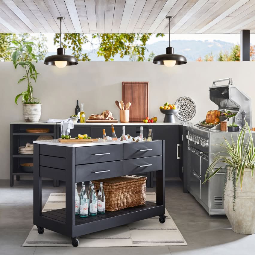 Outdoor Kitchen