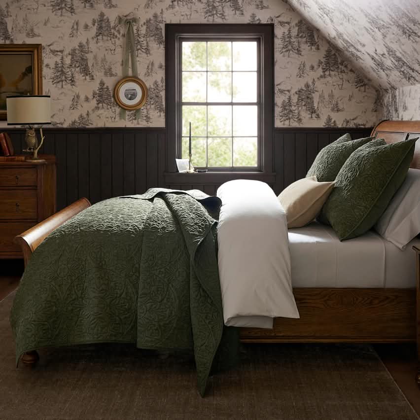 Quilts & Coverlets