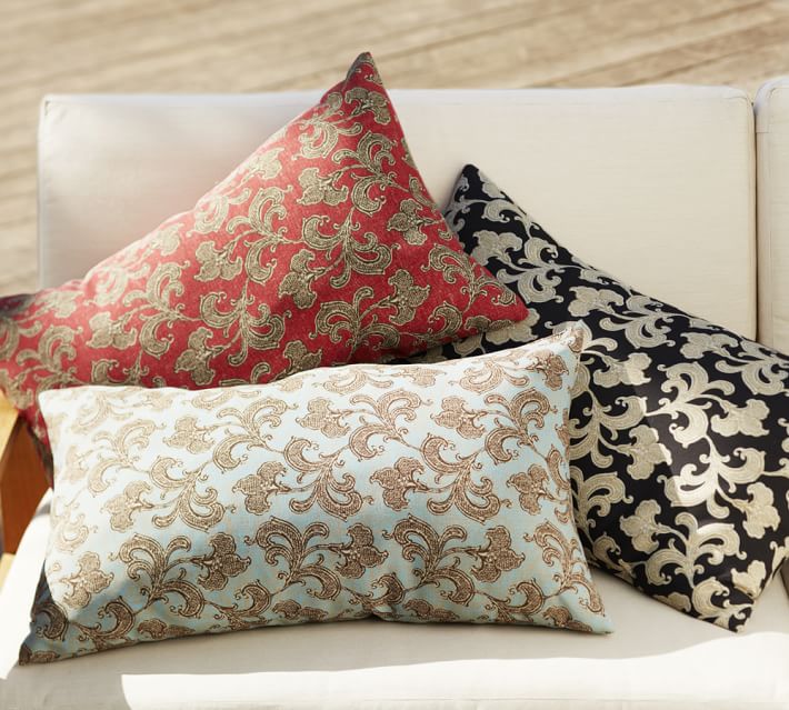 Alden Floral Indoor/Outdoor Lumbar Decorative Pillow