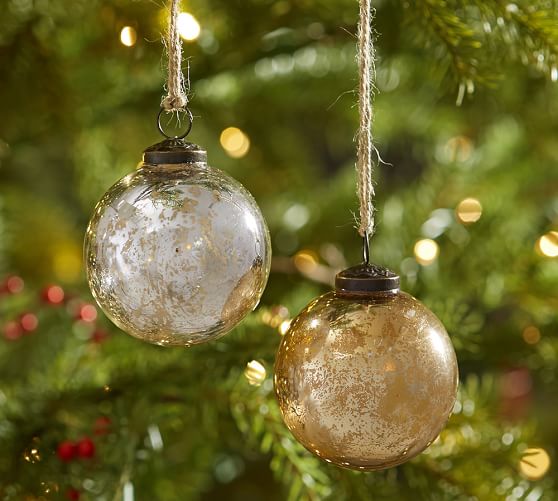 ball ornament set