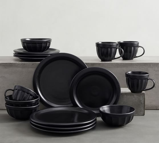 门多西诺Stoneware 16件套餐具-黑色缟玛瑙