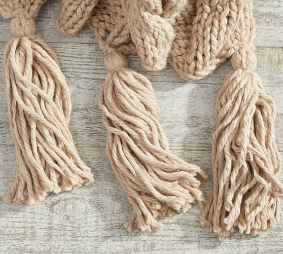 bluma chunky knit tassel throws