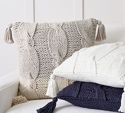 bluma chunky knit tassel throws