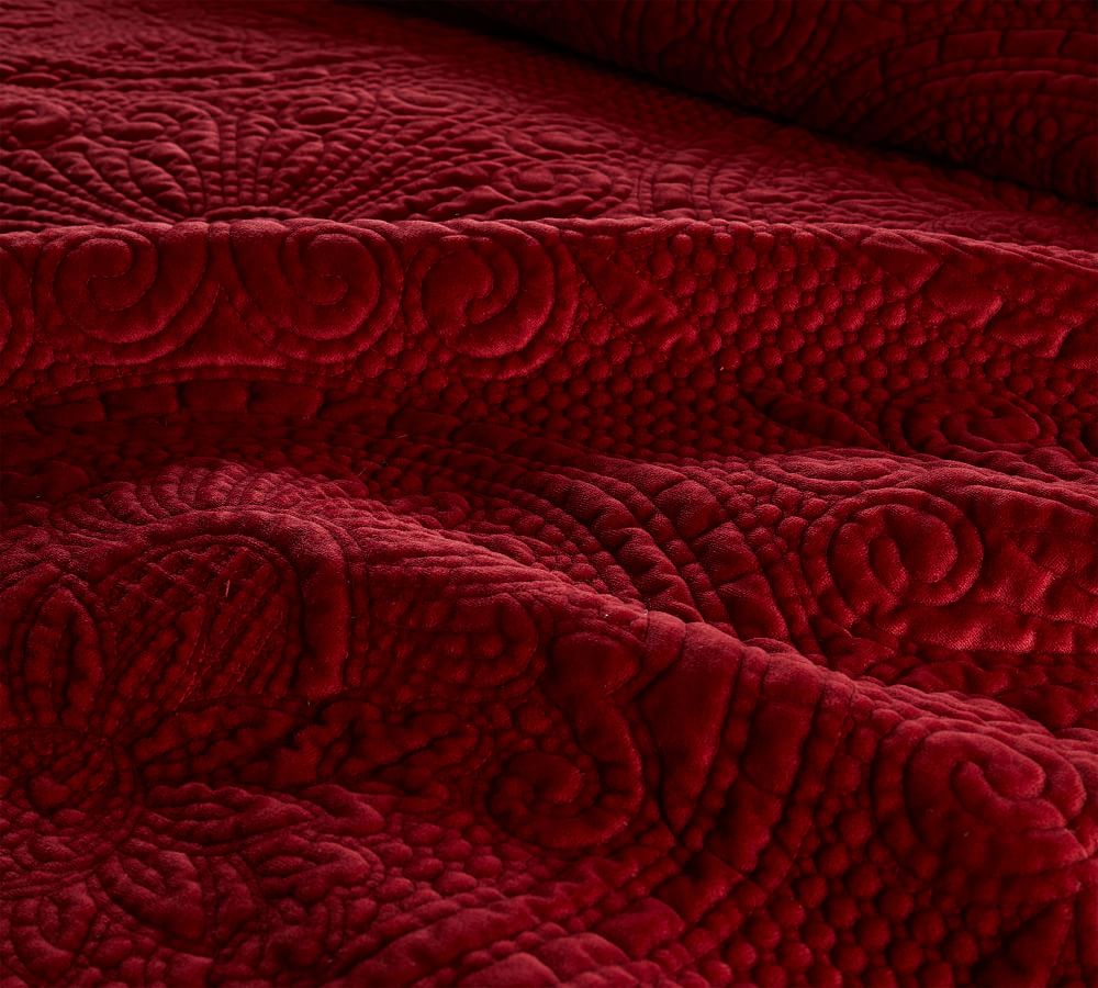 Midnight Velvet Medallion Quilt & Sham Pottery Barn