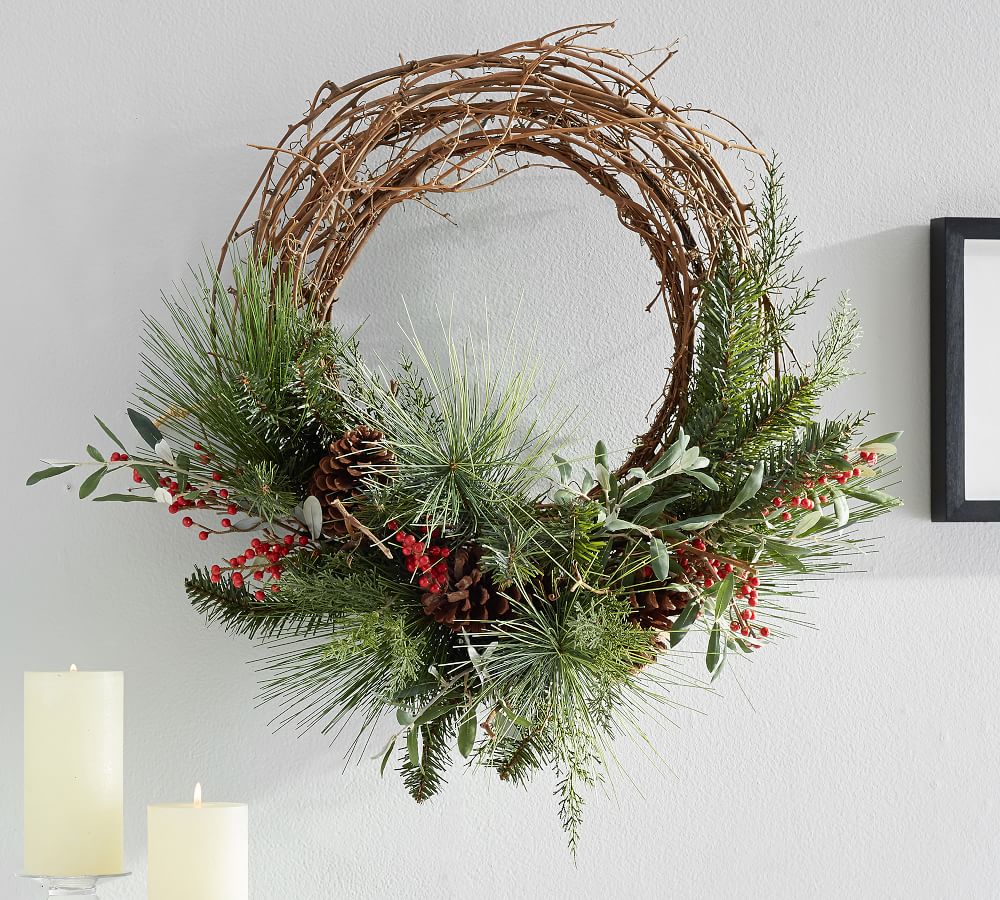 Pottery Barn Red Berry & Pine Home Decor 5’ Garland 