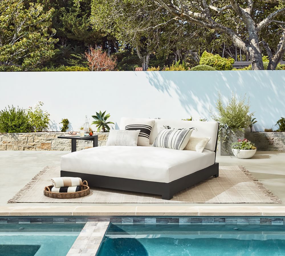 Kian Striped Indoor/Outdoor Rug | Pottery Barn