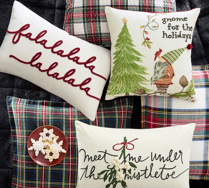 15 Ways to Get a Cozy Christmas Aesthetic 2022 - Items to Shop