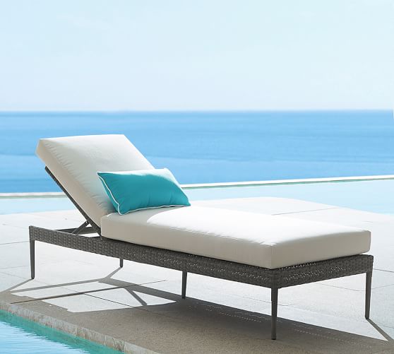 wicker outdoor lounge chaise