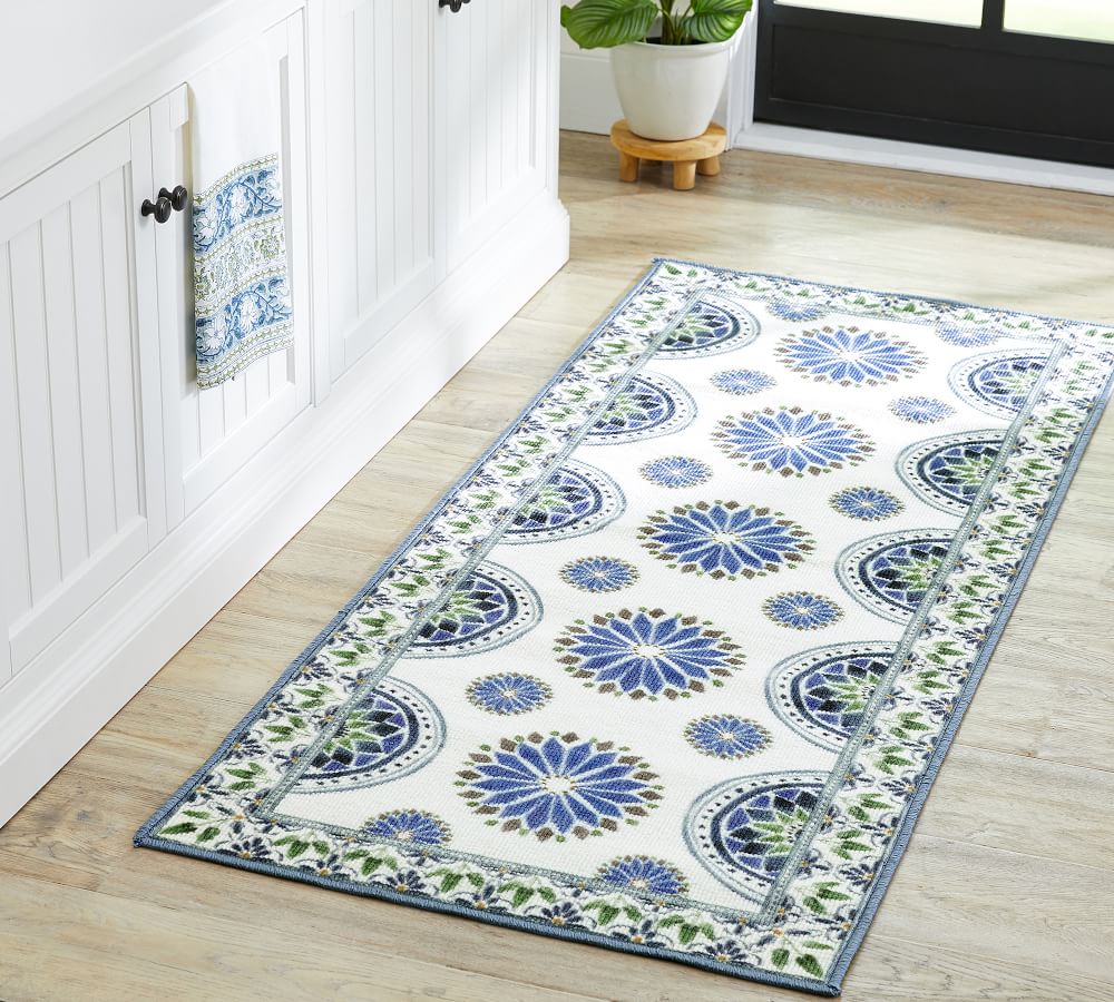 Pia Medallion Washable Floor Mat Pottery Barn