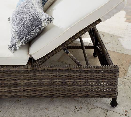 wicker double chaise