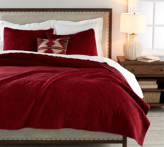 red velvet comforters