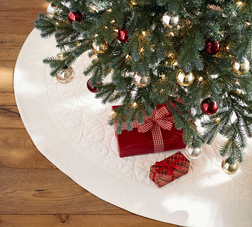 Pottery Barn Velvet Tree Skirt 