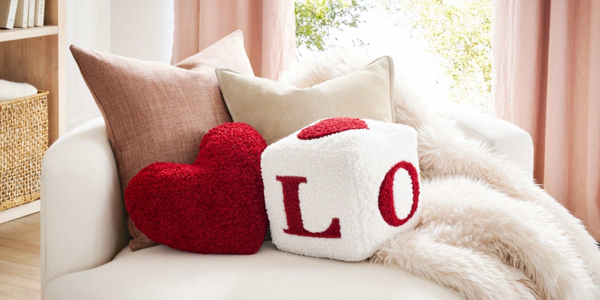 Cozy Teddy Faux Fur Heart Shaped Pillow Pottery Barn 7423