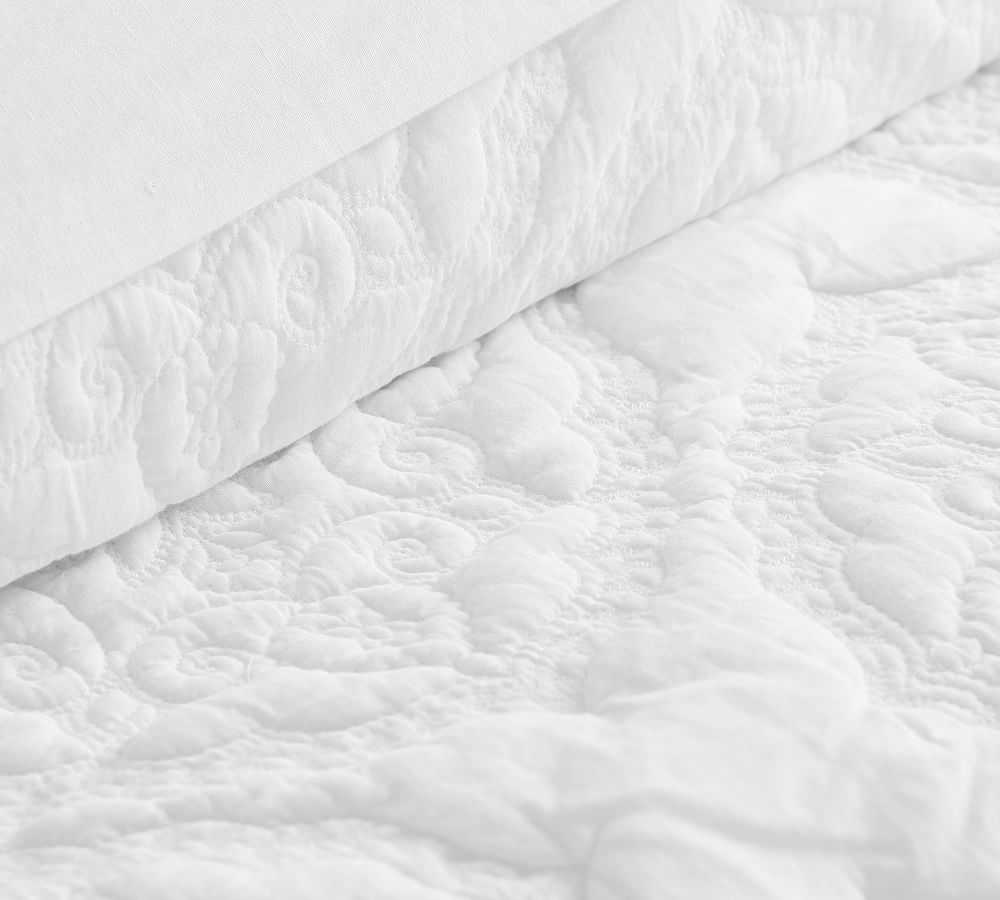 Medallion Washed Cotton Quilt & Sham Pottery Barn