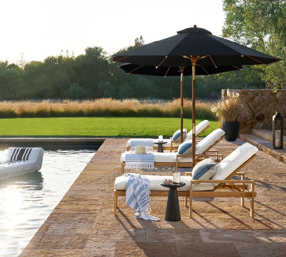 Round Outdoor Umbrella Outdoor Umbrellas Pottery Barn