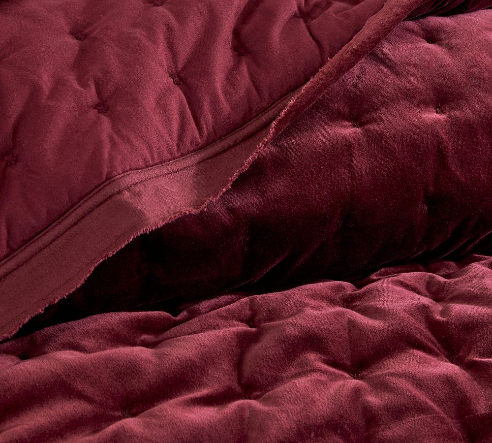 Timberlake Full/Queen Bed Quilt in Burgundy