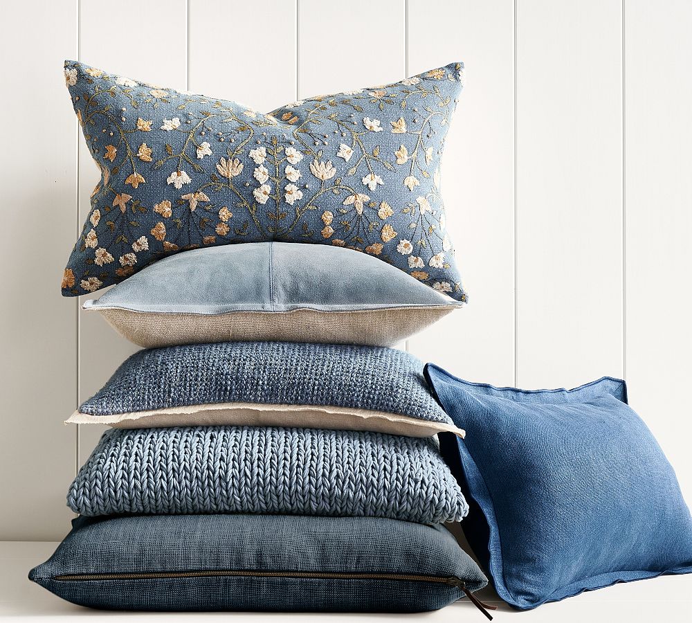 Pottery barn 2024 blue throw pillows