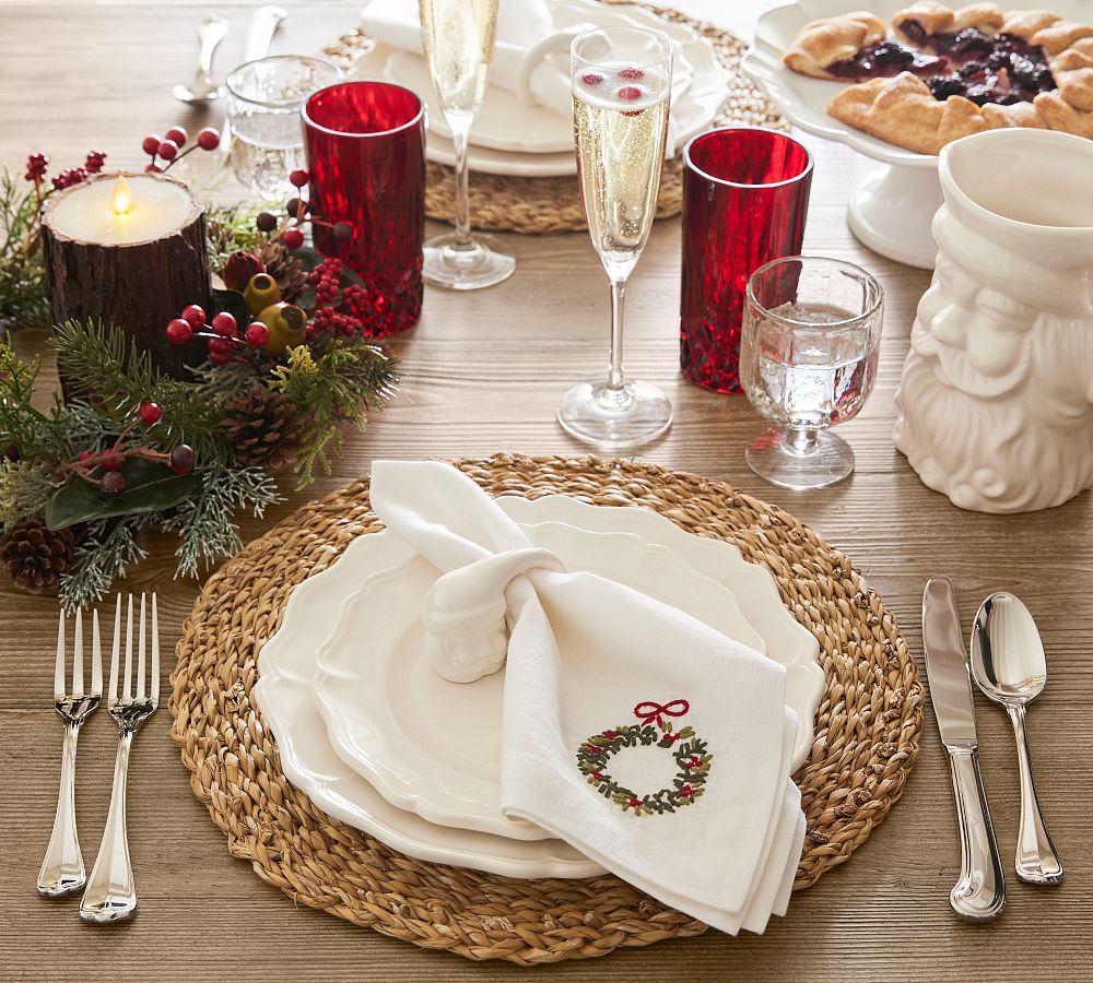 Rustic Wreath Embroidered Cotton/Linen Napkins - Set of 4