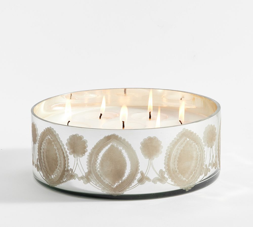 Vintage Wreath Candle - Snow Berry