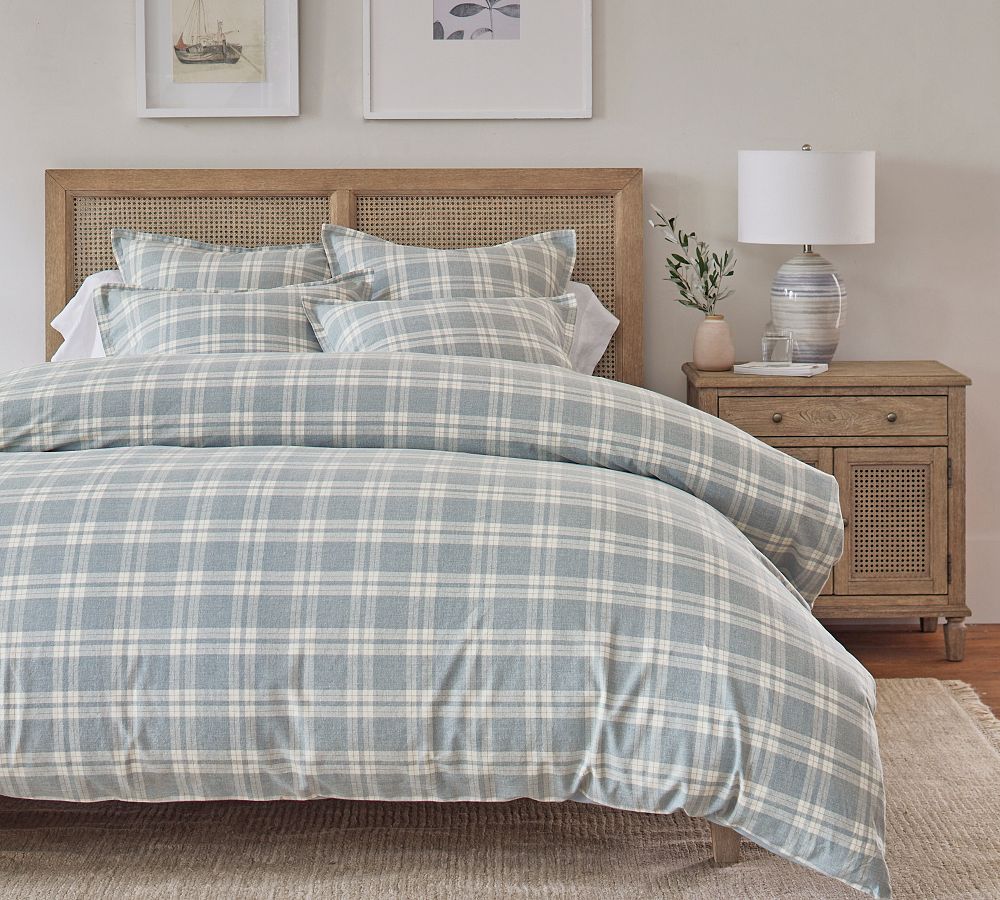 Georgia Yarn Dyed Clip Plaid Comforter and Sham Set Ivory/Dusty Blue / Full/Queen