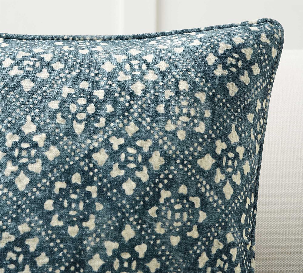 Pottery barn 2025 pillows blue