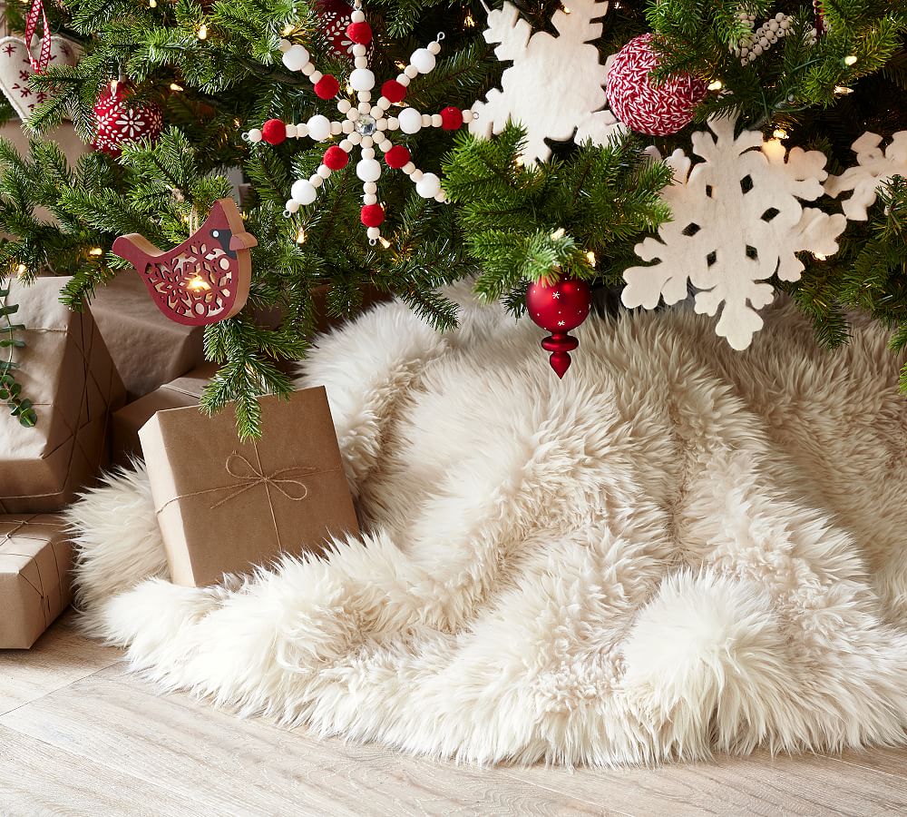 White Skirt for Christmas Tree with White Fur Garland - Soul & Lane