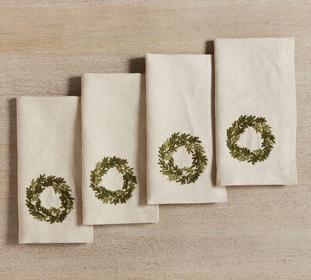 Holly Wreath Embroidered Dinner Napkins - Oatmeal Lace