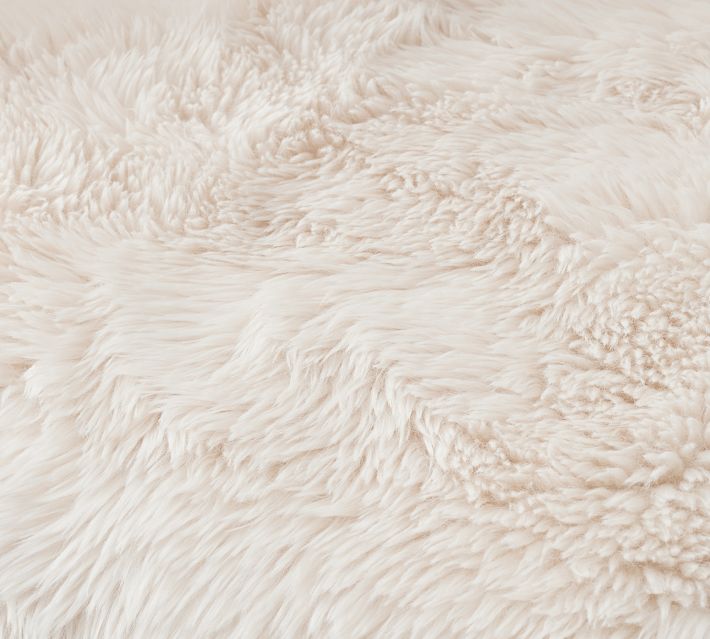 Brentwood Originals Faux Fur Pet Mat White
