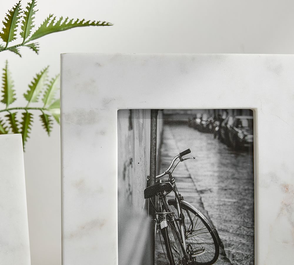 Scala Santa White Marble Photo Frame for 4x6 Photo