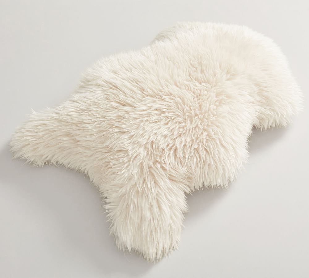 Pottery barn faux outlet fur dog bed