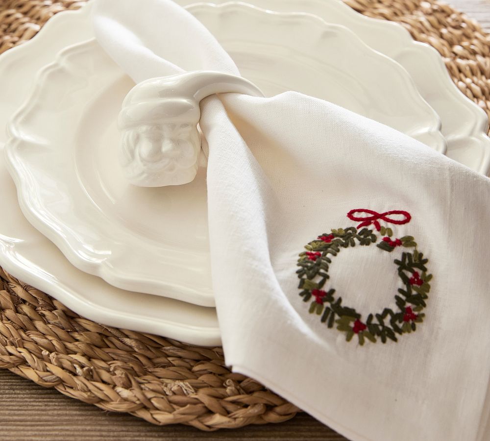 Holly Wreath Embroidered Napkins - Set of 4