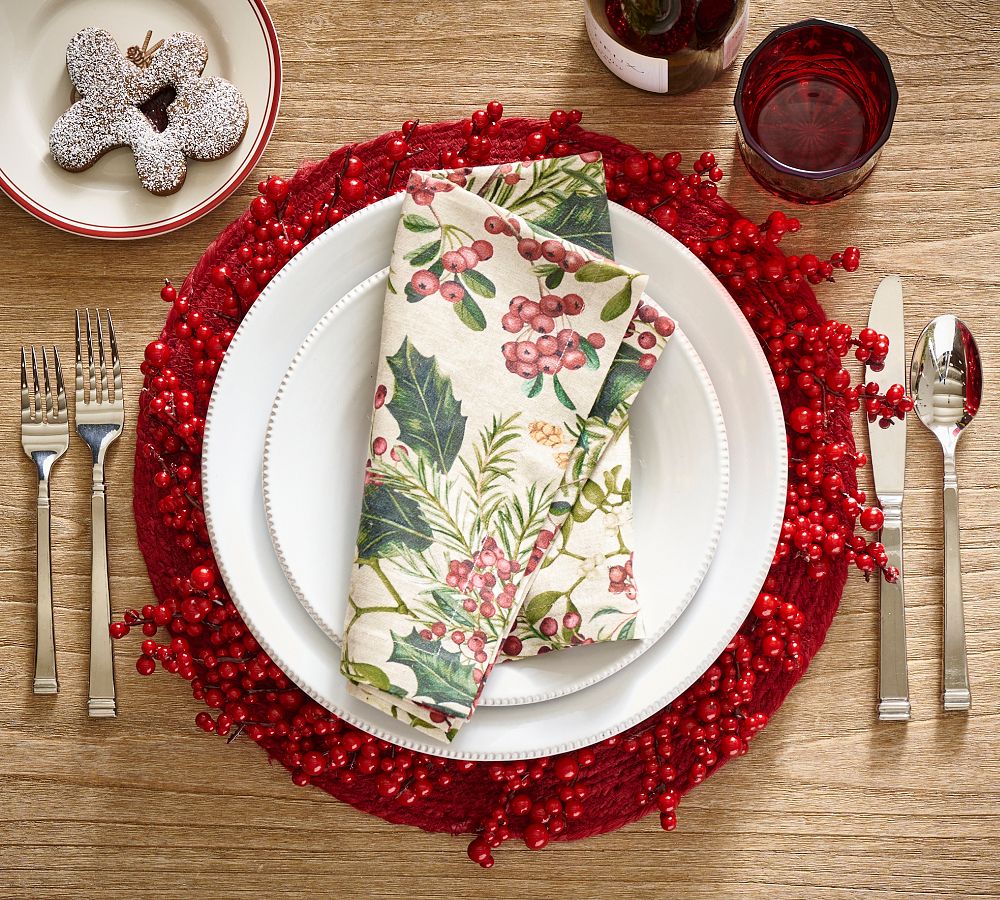 Holly Berry Napkins- Set of 4