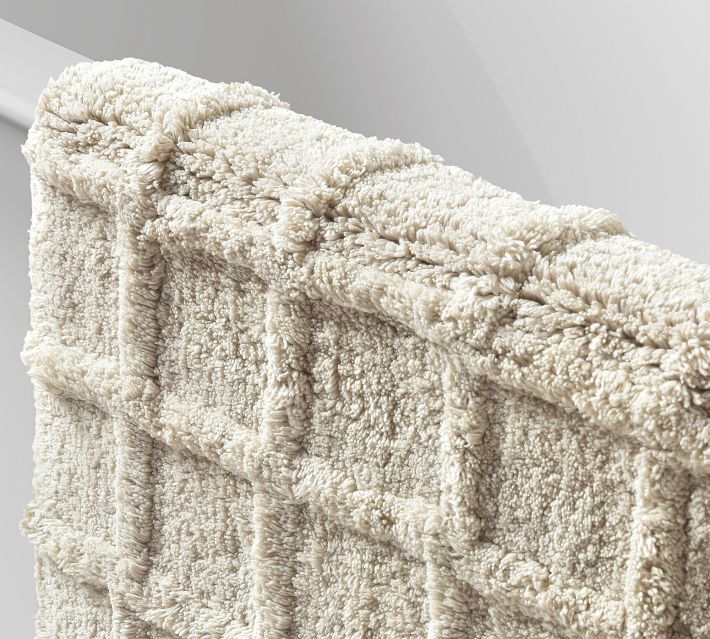 https://assets.pbimgs.com/pbimgs/ab/images/dp/wcm/202341/0192/open-box-arlette-cotton-bath-mat-o.jpg