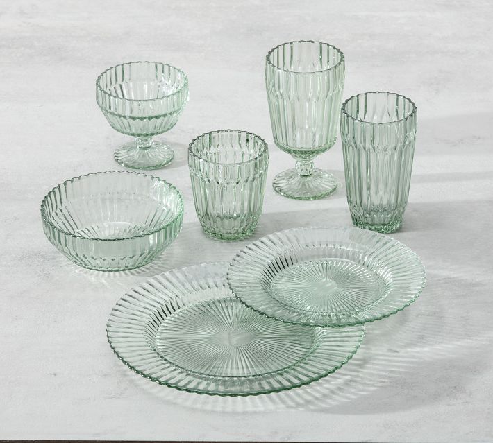 Set of 8 Fluted Wine Glasses – Turn The Tables - Northbrook, IL