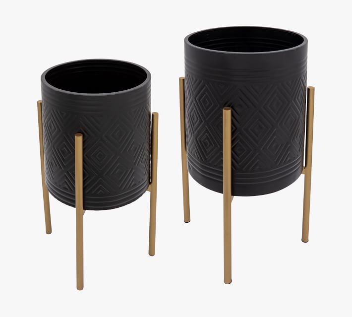 https://assets.pbimgs.com/pbimgs/ab/images/dp/wcm/202344/0132/open-box-bella-patterned-raised-planters-with-gold-stand-s-2-o.jpg