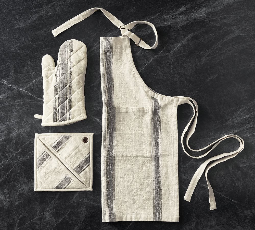 8 Piece Printed Kitchen Linen Set Includes Towels Pot Holders Oven Mitt  Apron Placemats and double oven glove