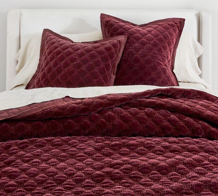 Pottery barn shop velvet quilt