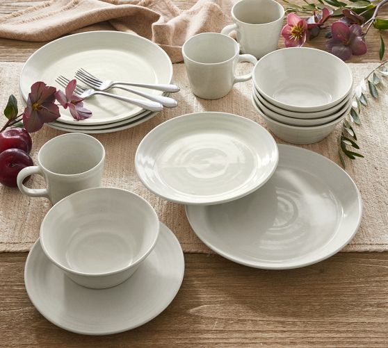 Hyacinth 4-Piece Black Dinnerware Set with Soup Bowl with Reactive Glaze