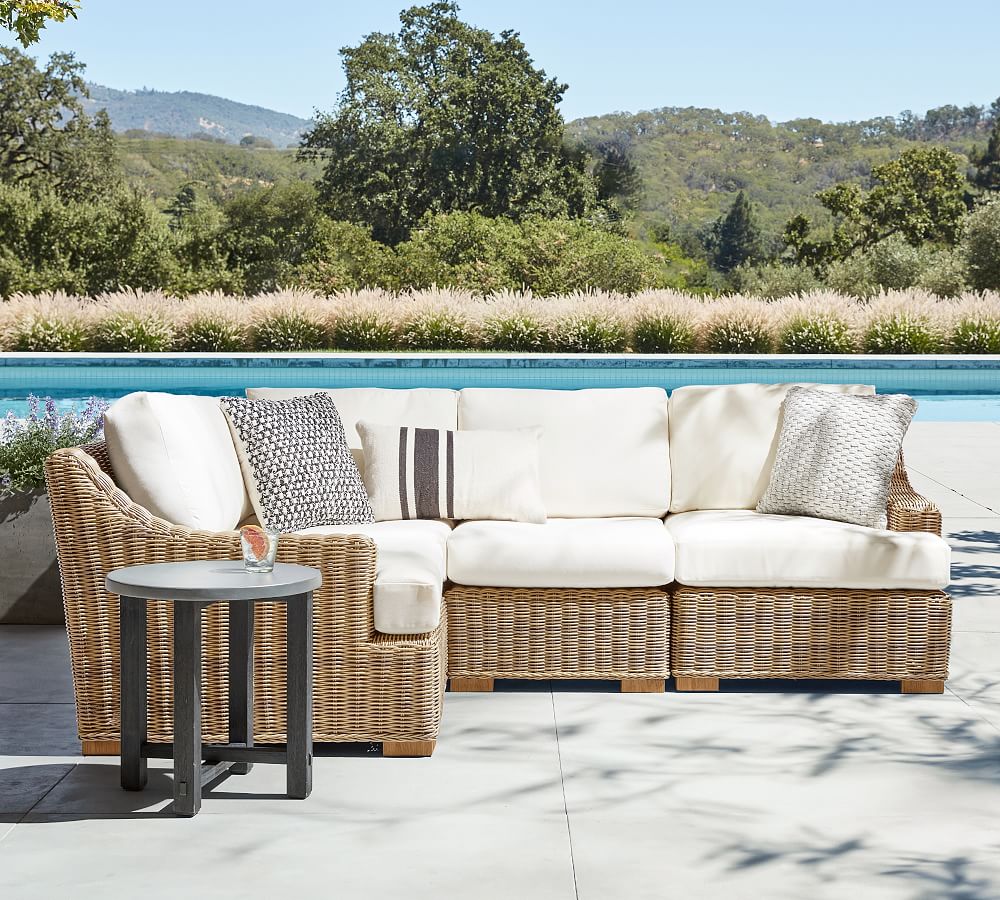 Huntington Wicker 4-Piece Slope Arm Outdoor Sectional (100&quot;)